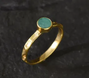 Dainty Emerald Gold Ring - Stackable Gold Band - Hammered Bezel Ring