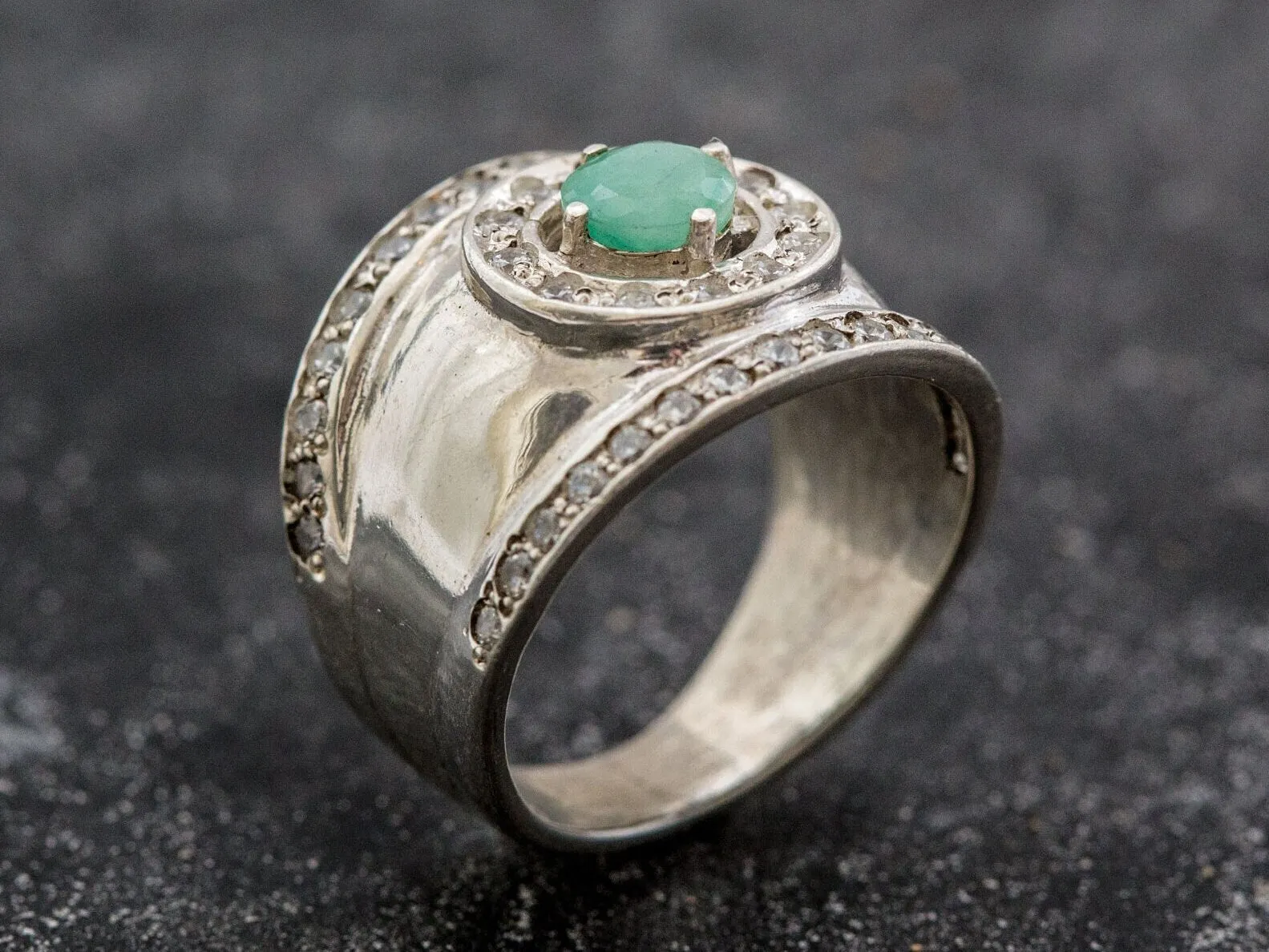 Emerald Wide Band - Vintage Silver Ring - Chunky Emerald Band