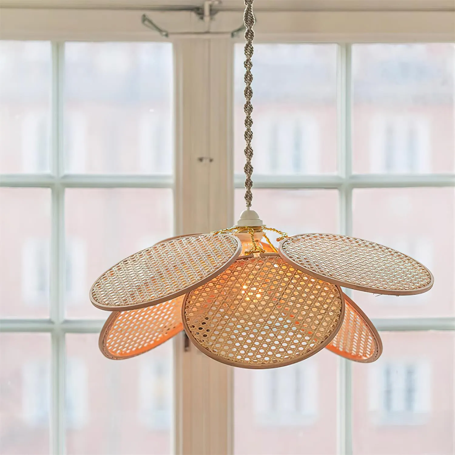 Kloe Petal Pendant Lamp