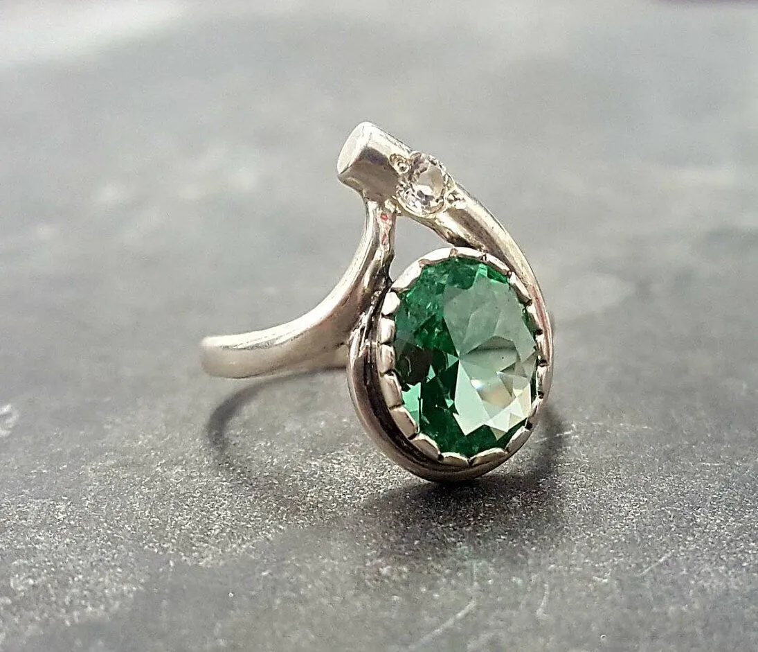 Mint Emerald Ring - Green Teardrop Ring - Vintage Oval Ring