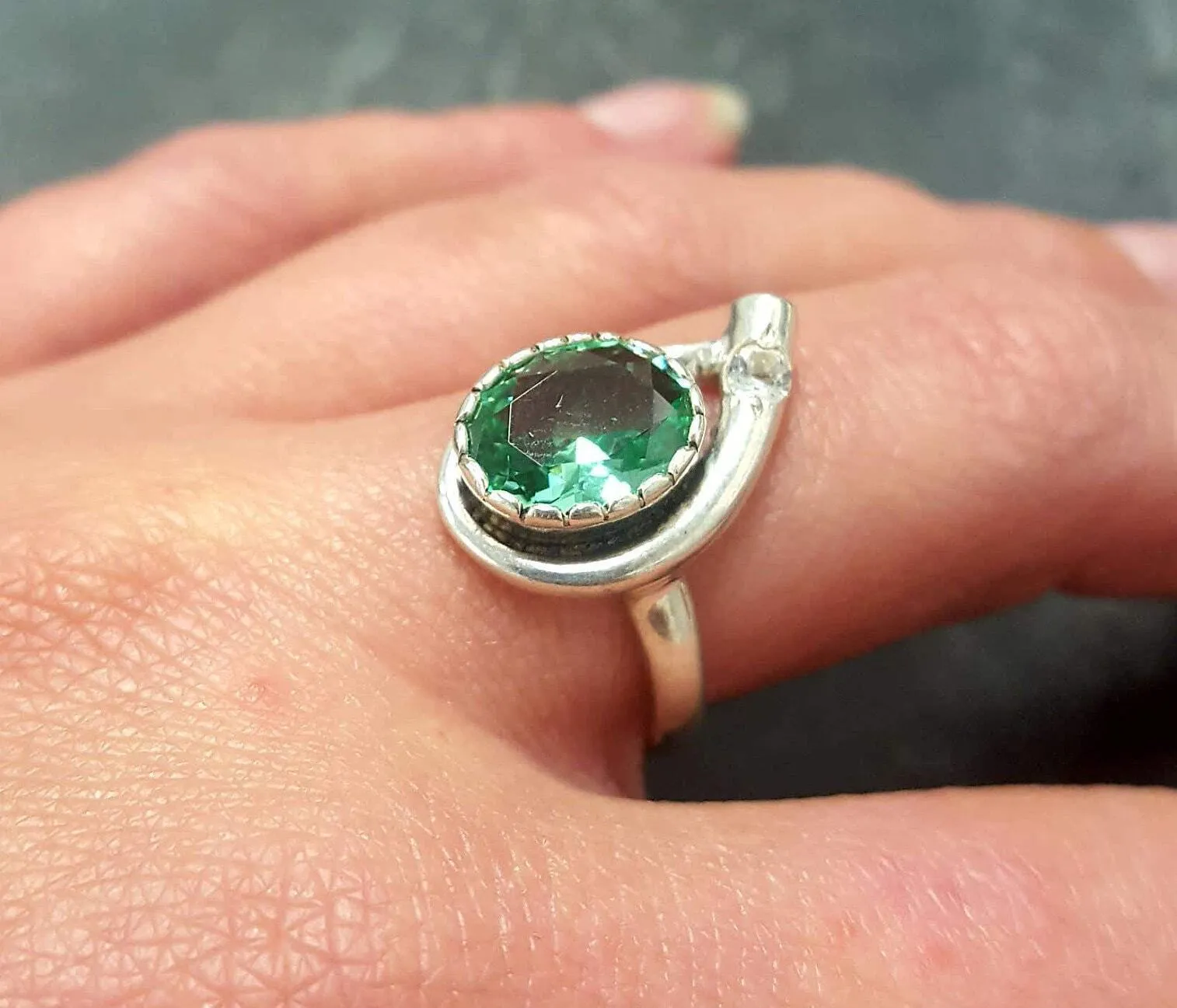 Mint Emerald Ring - Green Teardrop Ring - Vintage Oval Ring