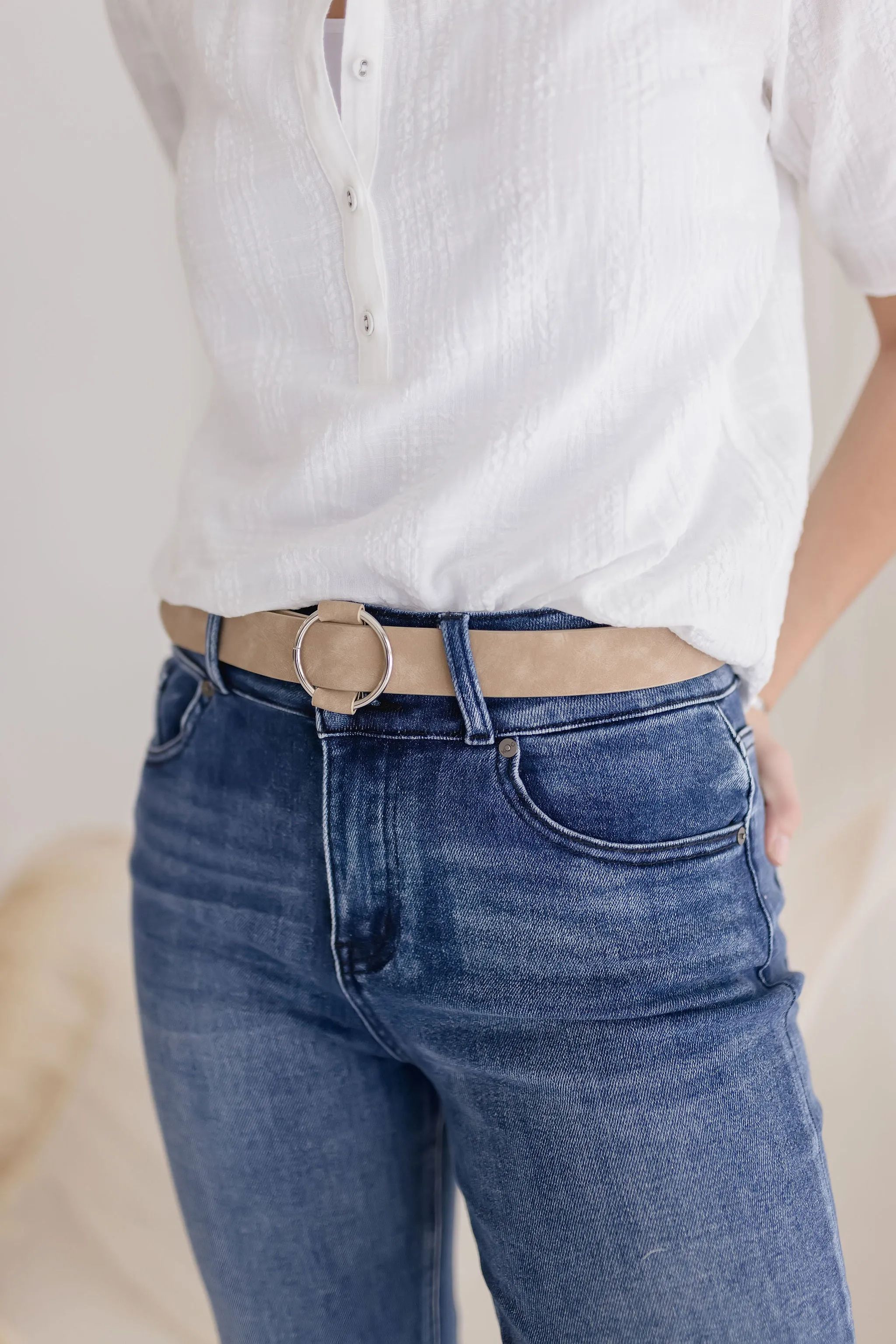 Quinn Adjustable Circle Buckle Belt Nude