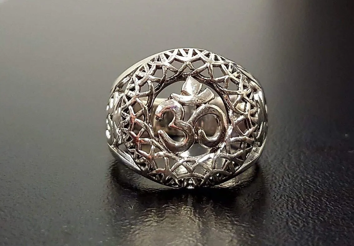 Silver Om Ring - Chunky Buddhist Ring - Silver Meditation Ring