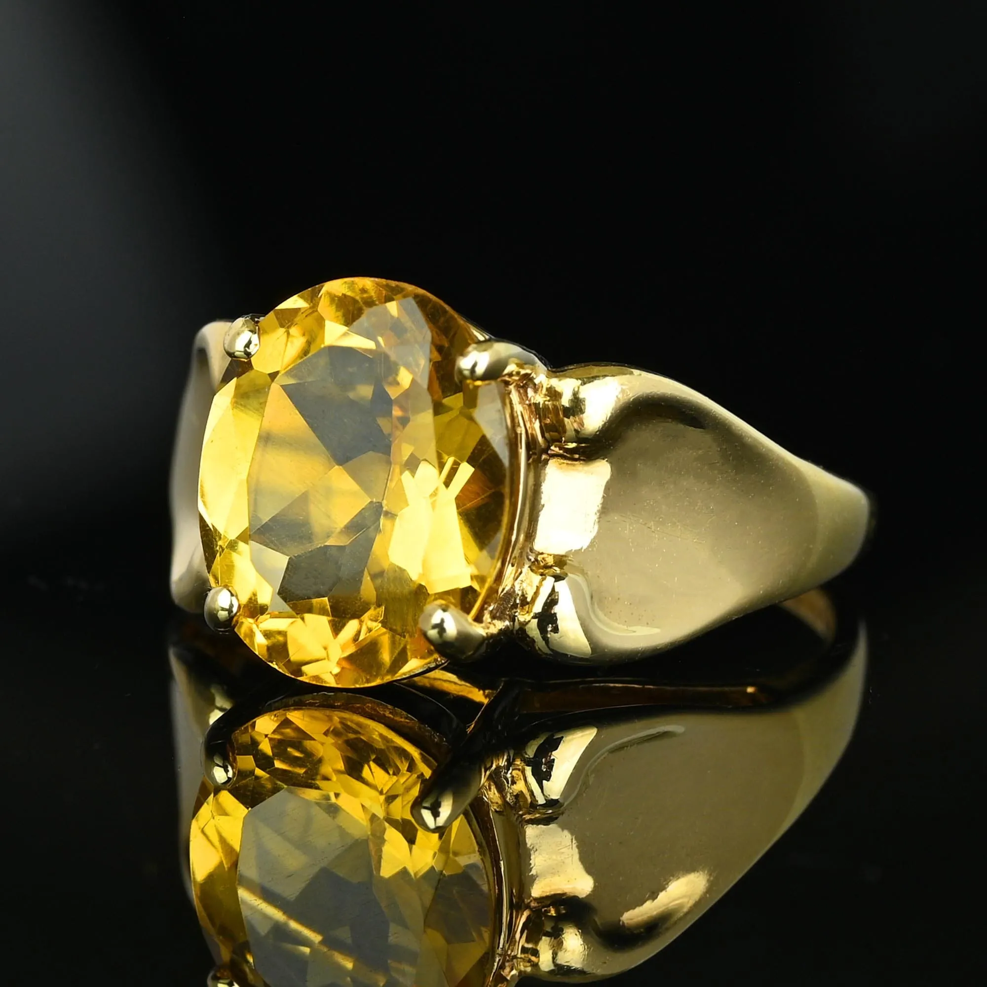 Vintage Flared Shoulder 3.75 ctw Yellow Citrine Ring in 10K Gold